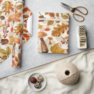 Herfstbos op gebroken wit cadeaupapier