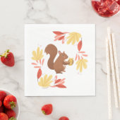 Herfsteekhoorn met noot servet (Insitu)