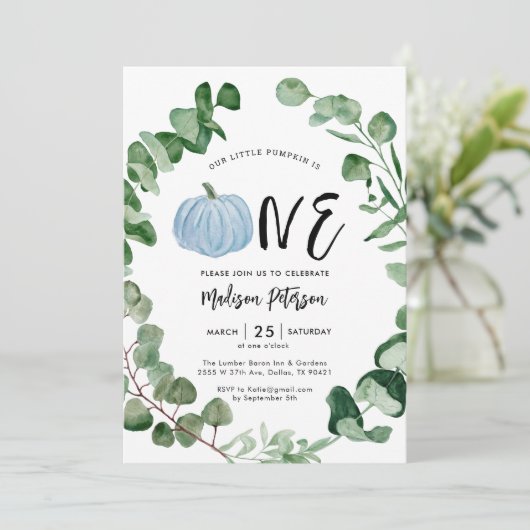 Herfstjongen Kleine Pompoen Is Eén 1e Verjaardagsf Kaart (Staand voorkant)