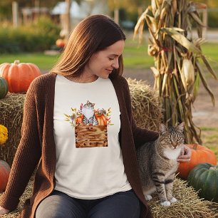 Herfstkat en pompoenen in doos t-shirt