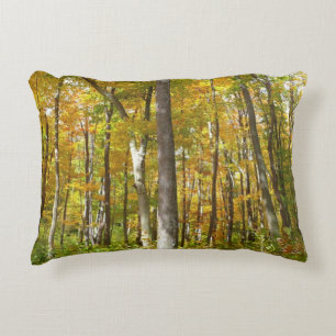 Herfstlandschap van bos met gele bladeren accent kussen
