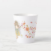Herfstmeisje met vliegende bladeren latte mok (Voorkant)