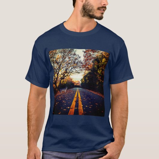 Herfstpad met een wolf – Mystic Forest Concept T-shirt (Voorkant)