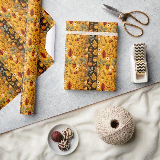 Herfstpatroon met eikels, witte bloemen cadeaupapier (Crafts)