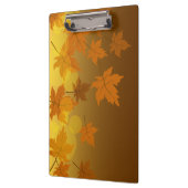 Herfstpatroon met vallende esdoornbladeren en boke klembord (Links)