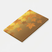 Herfstpatroon met vallende esdoornbladeren en boke post-it® notes (Schuin)