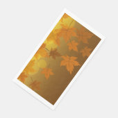 Herfstpatroon met vallende esdoornbladeren en boke servet (Hoek)