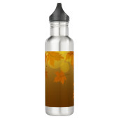 Herfstpatroon met vallende esdoornbladeren en boke waterfles  (Links)