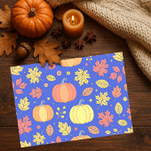 Herfstpompoenen en kleurrijk bladpatroon tissuepapier