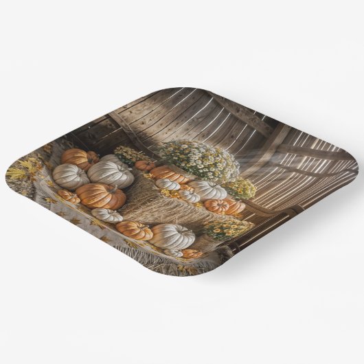 Herfstpompoenen op een hooibal papieren bordje (Gebogen)