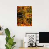 Herfstreflectie op Coffin Pond Poster (Thuiskantoor)