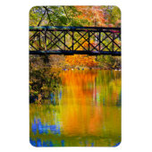 Herfstscène met houten voetgangersbrug magneet (Verticaal)