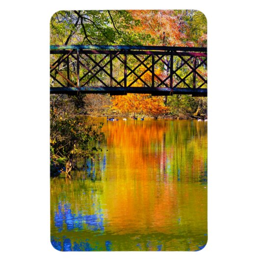 Herfstscène met houten voetgangersbrug magneet (Verticaal)