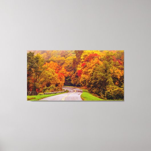 Herfstseizoen in de bergen canvas afdruk (Voorkant)