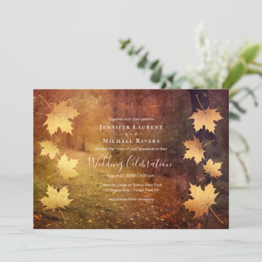 herfstspoor dat esdoorn verlaat rustige bruiloft kaart (Staand voorkant)