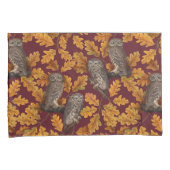 Herfstuilen op donkerrood kussensloop (Voorkant-Rechts)