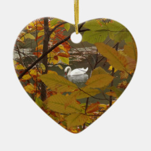 Herfstvijver met zwaan keramisch ornament