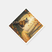 Herfstwasbeer zittend op een boomstronk servet (Hoek)