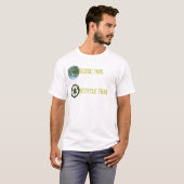 Hergebruik dit... Recyclen dat. T-shirt (Voorkant volledig)