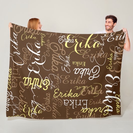 Herhaalde namen gestempeld helemaal bruin fleece deken (In situ)