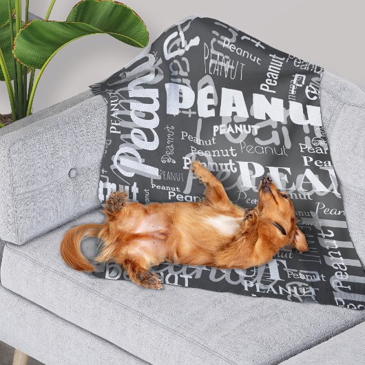 Herhalend huisdier naam patroon donkergrijs wit mo fleece deken