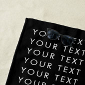 Herhalend Tekstpatroon Zwart Grijs & Wit Strandlaken (In situ)