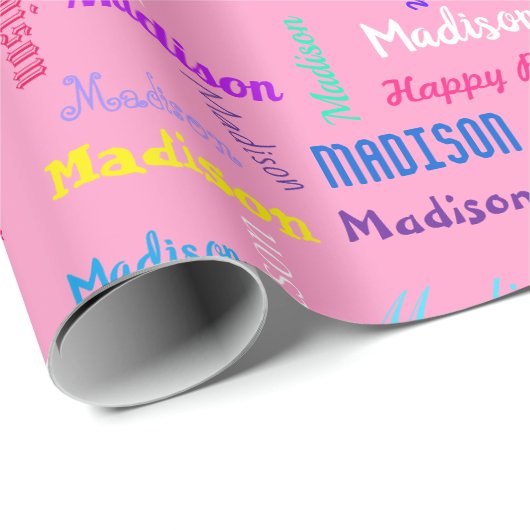 Herhalende NAAM Gelukkige Verjaardag Meisje's Roze Cadeaupapier (Rol Hoek)