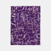 Herhalende naam van de hond op paarse fleece deken (Voorkant)