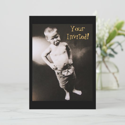 Herkomst van Man Pouting Boy-uitnodigingen Kaart (Staand voorkant)