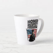 Heroes Veteran Day Patriottisch Ontwerp Latte Mok (Rechterhoek)