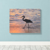 Heron op vroege ochtend wandeling canvas afdruk (Insitu (Houten vloer))