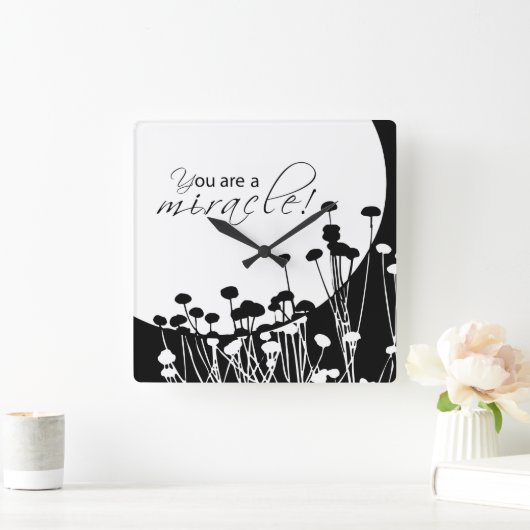 Herstelwonder, zwart en wit vierkante klok (Huis)