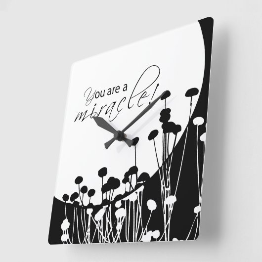 Herstelwonder, zwart en wit vierkante klok (Hoek)