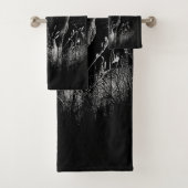 Hert met gewei omlijst door veld en boom bad handdoek (Insitu)