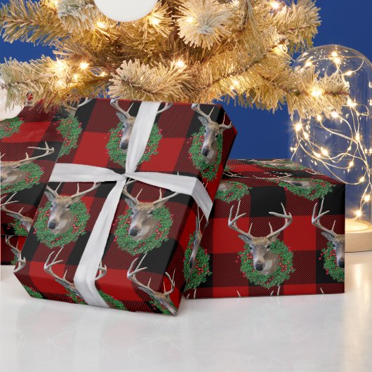 Herten en kerstkrans op plaid cadeaupapier (Feestdagen)