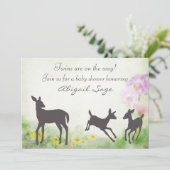  herten in weide tweeling Baby shower uitnodiging (Staand voorkant)