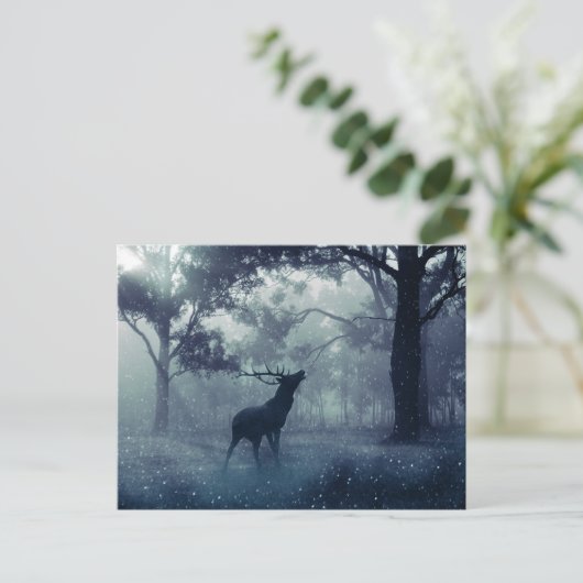 Herten met gewei in een schaduwrijk bos briefkaart (Staand voorkant)