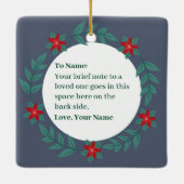 Herten met kerst Pet in de Sneeuw Whimsical Keramisch Ornament (Achterkant)