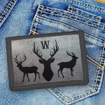 Hertenjager jacht monogrammed jongens portemonnee<br><div class="desc">Mannen portemonnee met jachtthema en single initiaal sjabloon. Gestresseerd,  grijs metalen ontwerp met drie dierlijke silhouetten met gewei. Maakt een leuk cadeau voor de buitenmens. De kleuren zijn zwart en grijs,  met optie om bindende kleur te veranderen.</div>