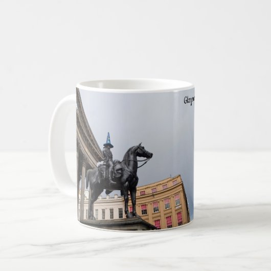 Hertog van het beeld van Wellington, Mok van Glasg (Voorkant links)