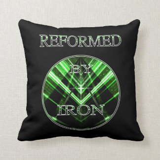Hervormd door Iron Green Future Pillow Kussen