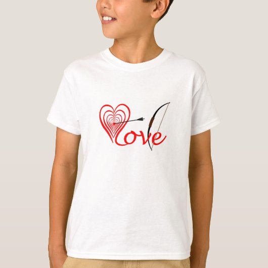 Herz Liebe Dartscheibe mit Pfeil und Bogen T-shirt (Voorkant)