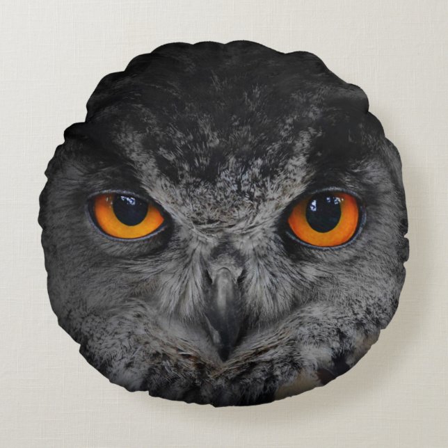 Het aambeeld ziet er uit. (Eagle Owl, Bubo Bubo) Rond Kussen (Voorkant)