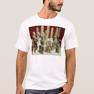 Het aanbieden van zestien mannelijke figuren uit L T-shirt
