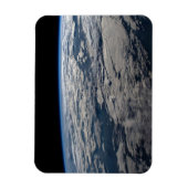 Het aardoppervlak boven een bewolkt Western Austra Magneet (Verticaal)