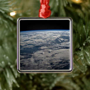 Het aardoppervlak boven een bewolkt Western Austra Metalen Ornament