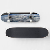 Het aardoppervlak boven een bewolkt Western Austra Persoonlijk Skateboard (Horizontaal)