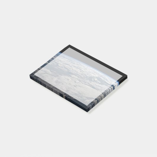 Het aardoppervlak boven een bewolkt Western Austra Post-it® Notes (Schuin)