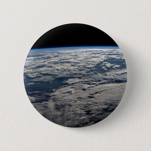 Het aardoppervlak boven een bewolkt Western Austra Ronde Button 5,7 Cm (Voorkant)
