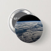 Het aardoppervlak boven een bewolkt Western Austra Ronde Button 5,7 Cm (Voorkant /achterkant)